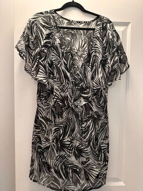 Black & White Palm Print beach coverup